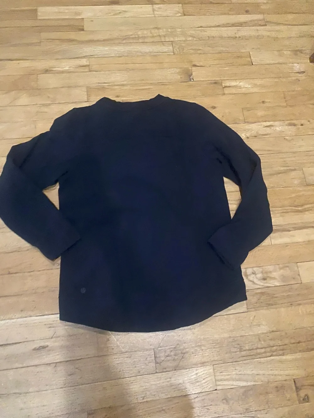 Lululemon fleece be true crew pullover. Black. Size 8